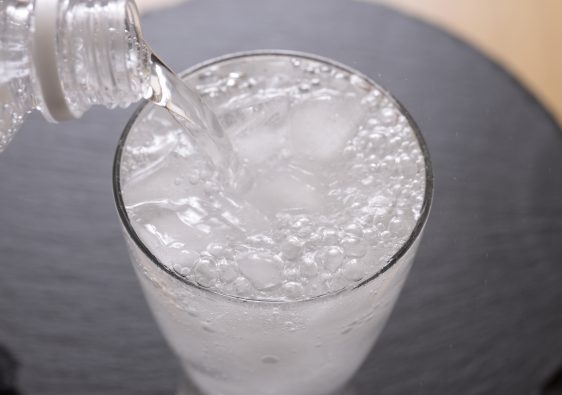 Butelka na wode z filtrem węglowym